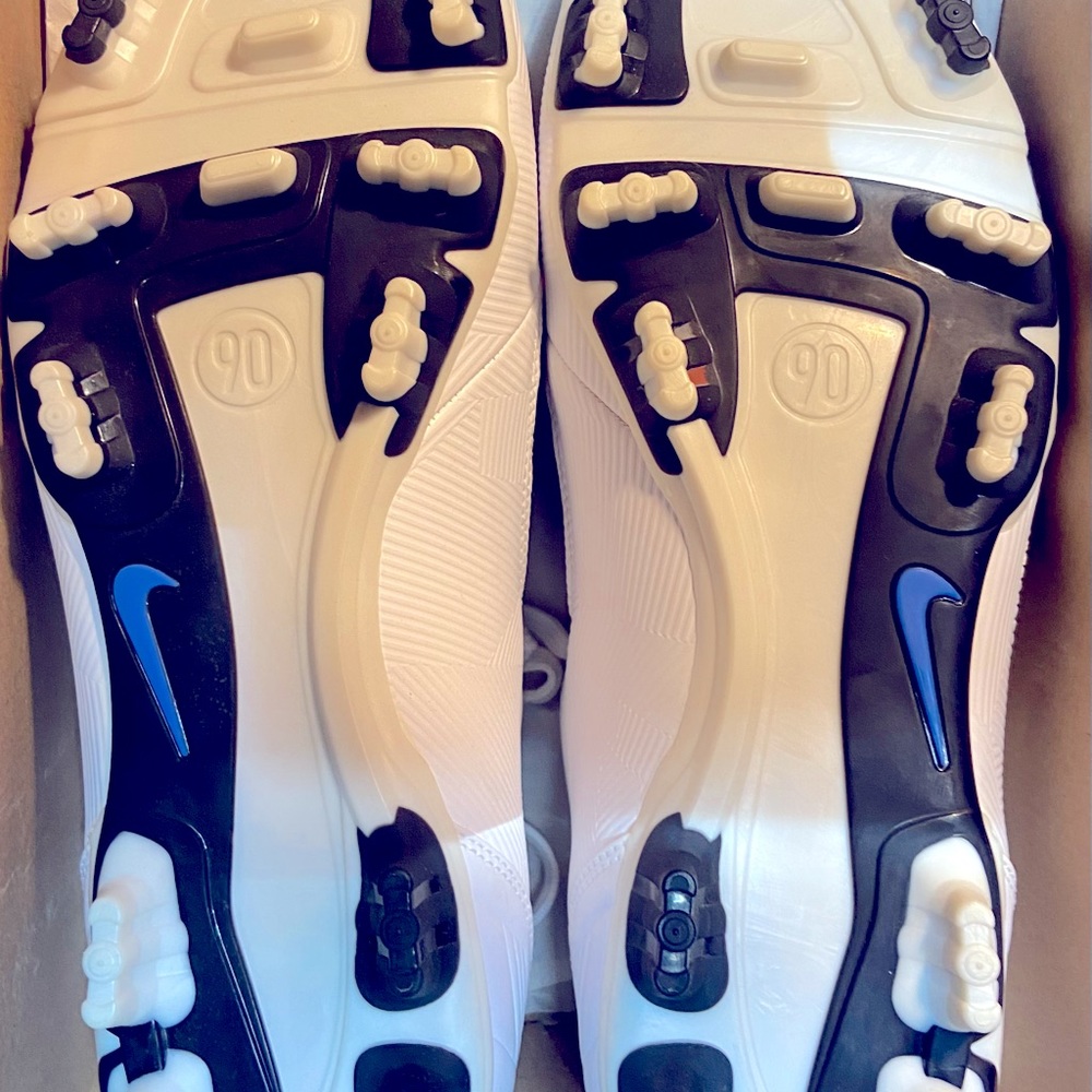 Nike Soccer Cleats!  Rare never worn T90s, White/Royal Blue, Men’s size 10.0